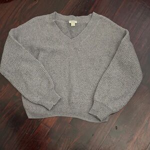 Cozy V-Neck Chunky Knit Sweater in Heather Gray